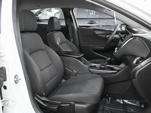Used 2016 Chevrolet Malibu LT FWD image 35