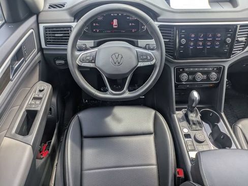 Used 2023 Volkswagen Atlas SE AWD/4WD image 15