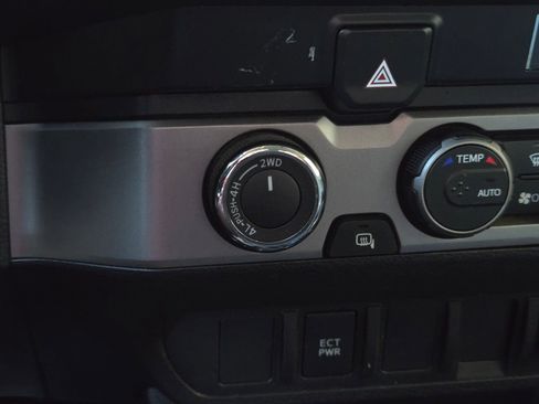 Certified 2022 Toyota Tacoma SR image 18