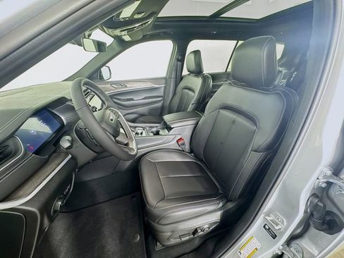 New 2025 Jeep Grand Cherokee L Limited w/ Trailer Tow Package image 24