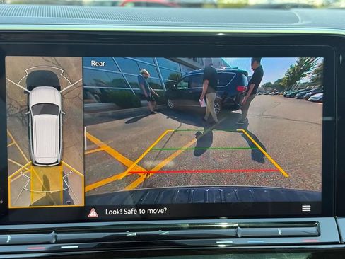 Certified 2026 Volkswagen Atlas SEL Premium R-Line AWD/4WD image 18