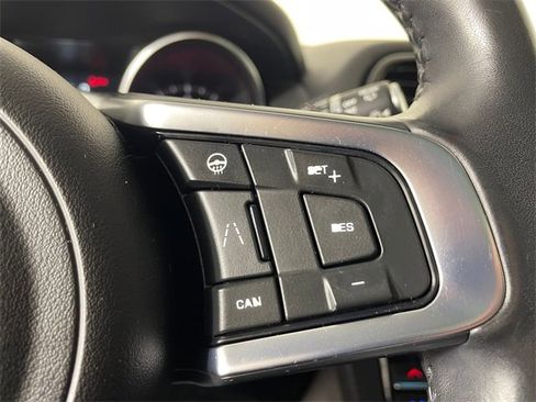 Used 2020 Jaguar F-PACE Prestige image 10