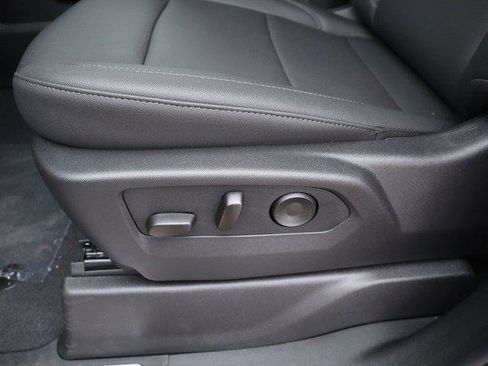 New 2026 GMC Sierra 2500 SLT w/ SLT Convenience Package image 24