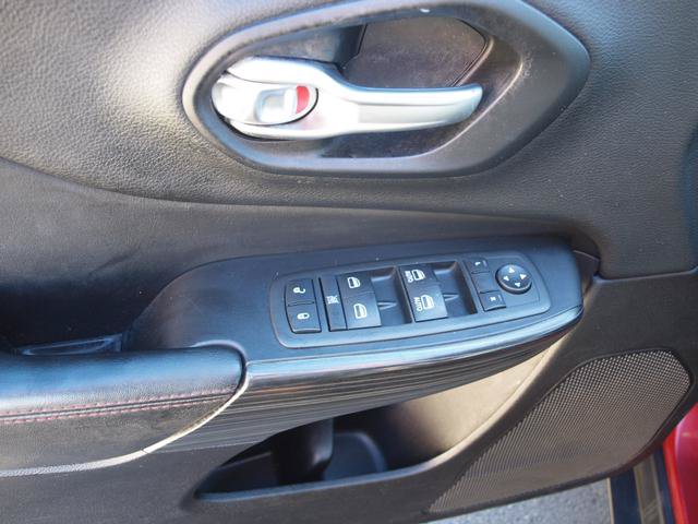 Used 2014 Jeep Cherokee Trailhawk w/ Comfort/Convenience Group AWD/4WD image 8