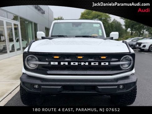 Used 2024 Ford Bronco Outer Banks AWD/4WD image 2