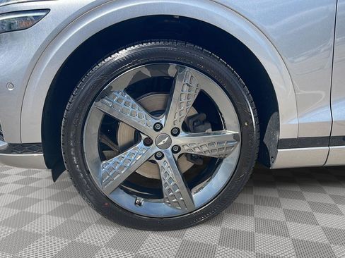 Used 2022 Genesis GV70 2.5T w/ Sport Prestige Package AWD/4WD image 9