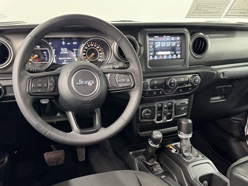 Used 2023 Jeep Gladiator Willys image 34