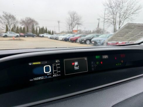Used 2021 Toyota Prius XLE image 31