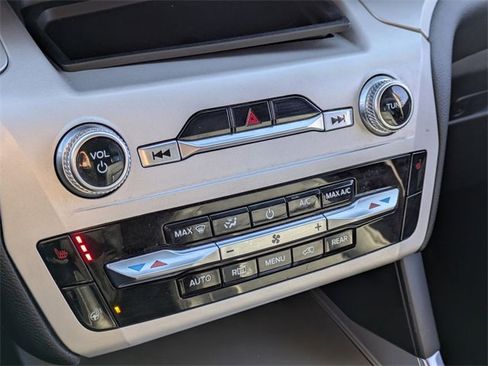 Used 2023 Ford Explorer XLT w/ Equipment Group 202A image 22