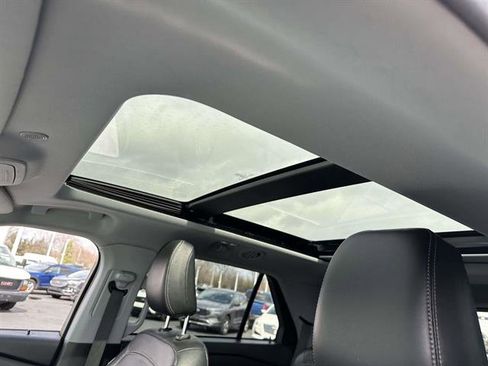 Used 2023 Ford Explorer XLT w/ Equipment Group 202A image 11