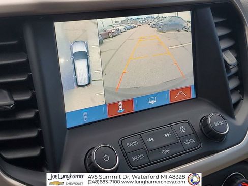 Used 2018 GMC Acadia Denali w/ Technology Package FWD image 17
