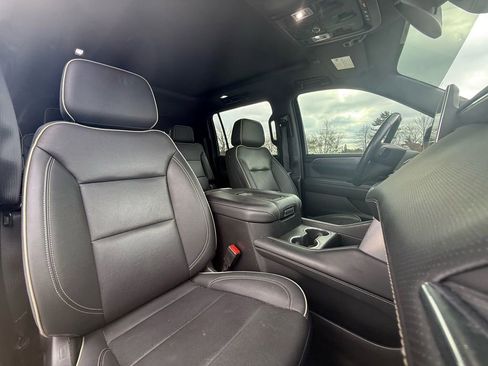 Used 2022 GMC Yukon XL SLT w/ SLT Luxury Package image 31