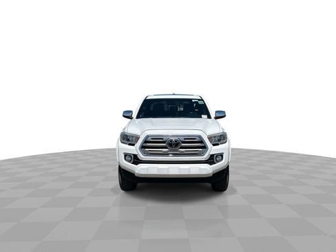 Used 2018 Toyota Tacoma Limited AWD/4WD image 3