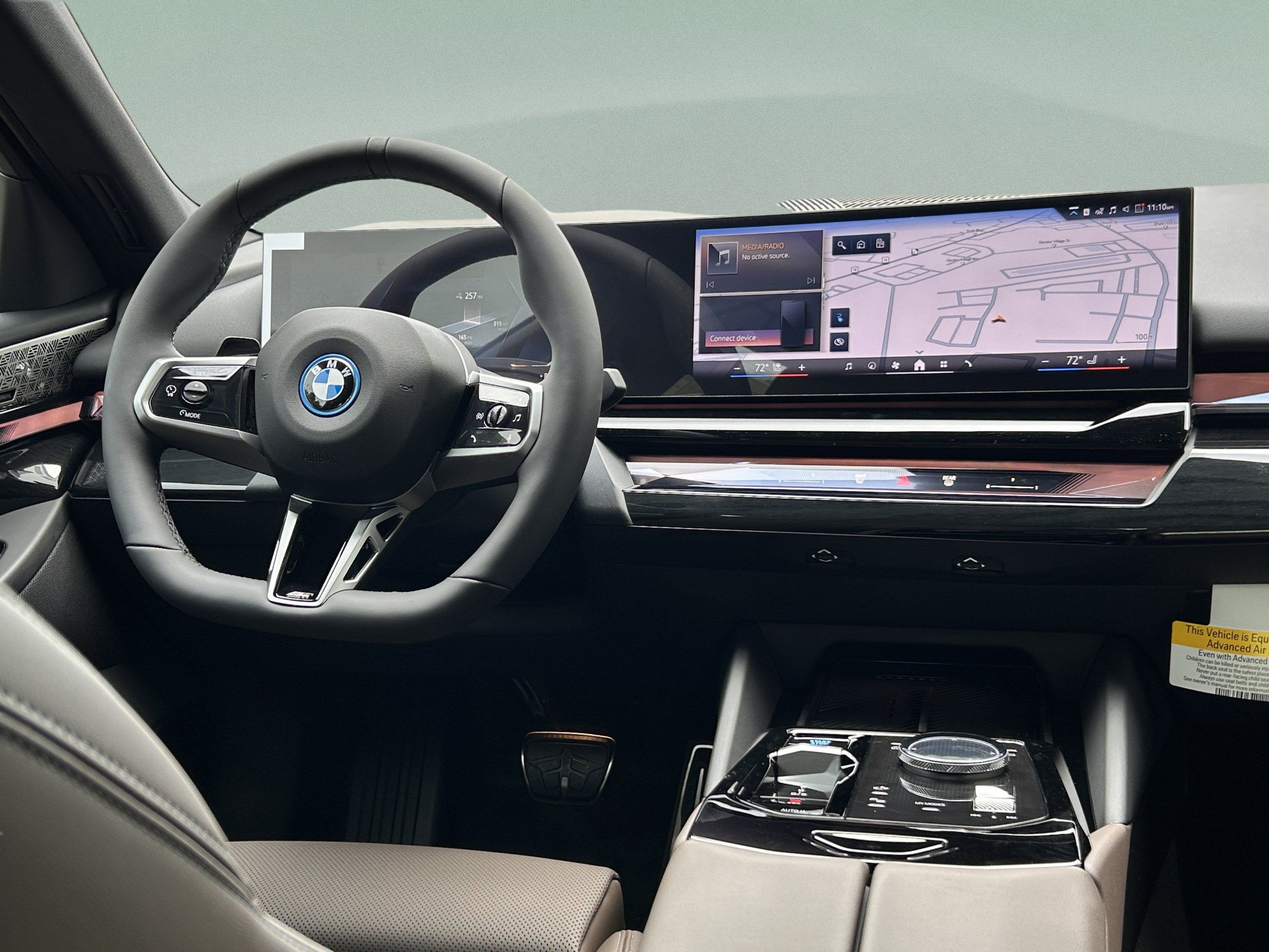 Used 2027 BMW i5 eDrive40 w/ M Sport Package RWD image 8