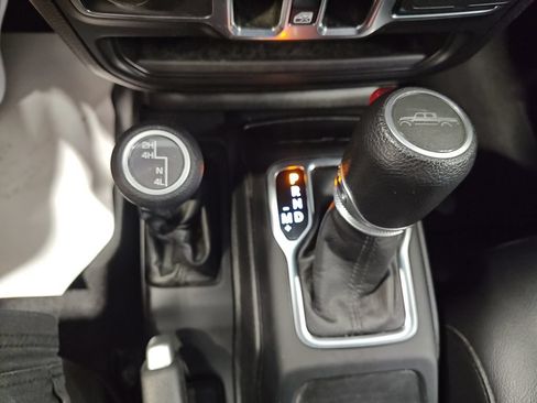 Used 2021 Jeep Gladiator Sport AWD/4WD image 25