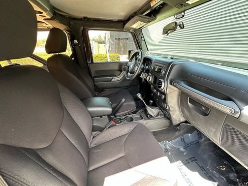 Used 2013 Jeep Wrangler Sport AWD/4WD image 29