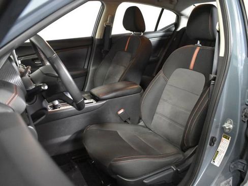 Used 2024 Nissan Sentra SR FWD image 9