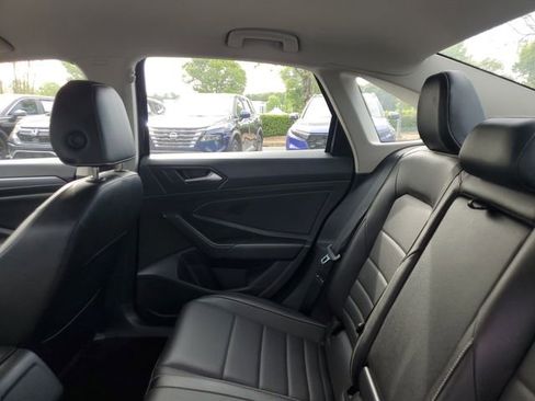 Used 2024 Volkswagen Jetta SE FWD image 11
