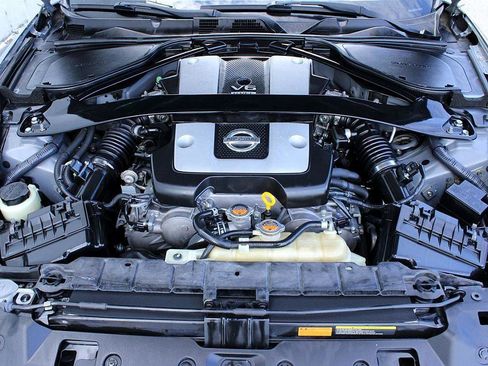 Used 2016 Nissan 370Z Coupe image 17