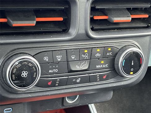 Used 2024 Ford Maverick XLT w/ XLT Luxury Package AWD/4WD image 16