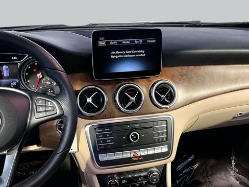 Used 2018 Mercedes-Benz GLA 250 4MATIC image 7