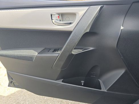 Used 2017 Toyota Corolla XLE image 21