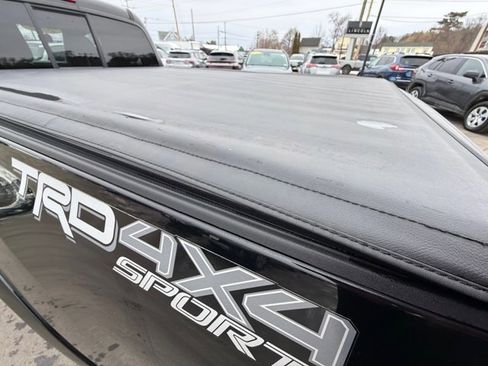 Used 2019 Toyota Tacoma TRD Sport w/ Technology Package image 22