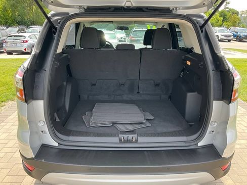 Used 2017 Ford Escape SE w/ Equipment Group 201A AWD/4WD image 37