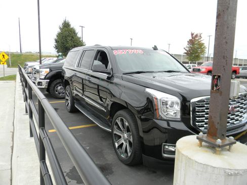 Used 2018 GMC Yukon XL Denali w/ Open Road Package image 3