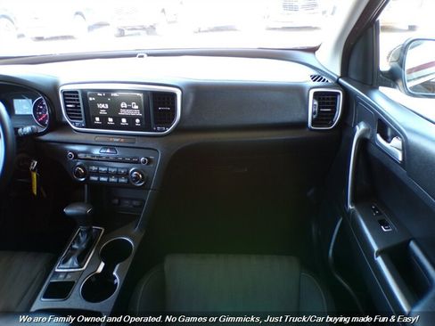 Used 2020 Kia Sportage LX FWD image 28