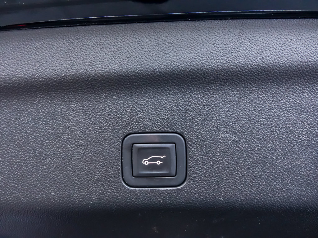 Certified 2025 GMC Yukon Denali AWD/4WD image 30