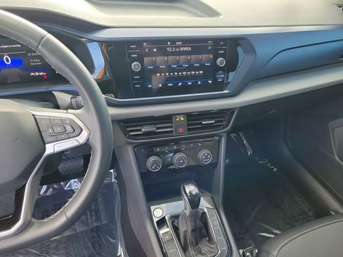 Certified 2023 Volkswagen Taos SE w/ Panoramic Sunroof Package FWD image 23