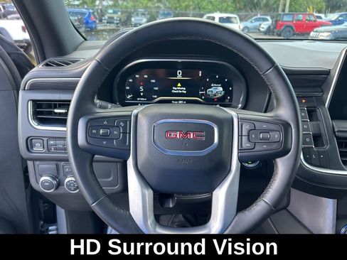 Used 2024 GMC Yukon XL SLT image 16