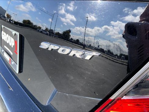 Used 2020 Honda Civic Sport image 9