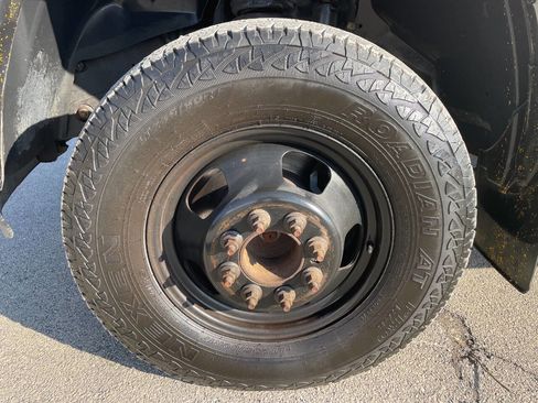 Used 2018 RAM 3500 Tradesman w/ Chrome Appearance Group image 11