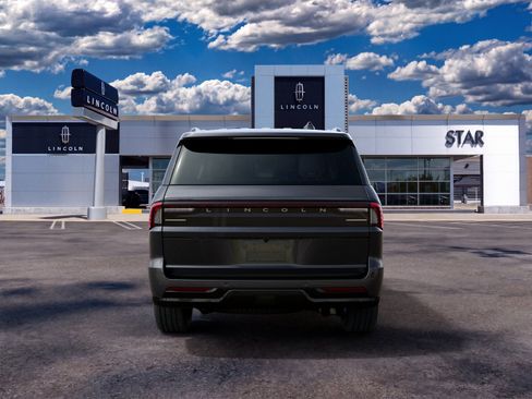 New 2027 Lincoln Navigator Reserve w/ Jet Appearance Package AWD/4WD image 7