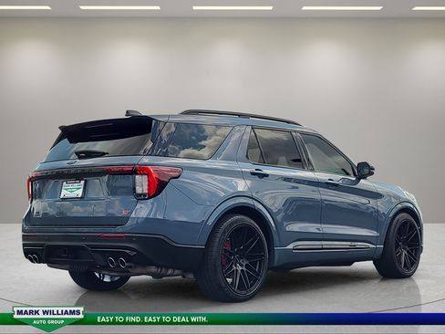 Used 2025 Ford Explorer ST AWD/4WD image 4