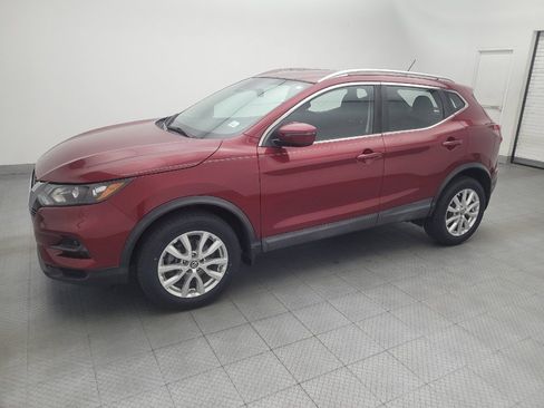 Used 2020 Nissan Rogue Sport SV FWD image 2