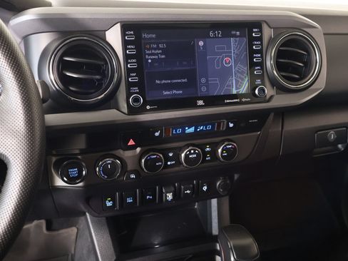 Used 2022 Toyota Tacoma TRD Pro AWD/4WD image 5