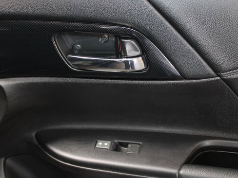 Used 2015 Honda Accord Sport image 41