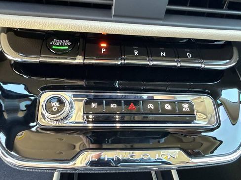 New 2026 Lincoln Corsair Premiere image 28