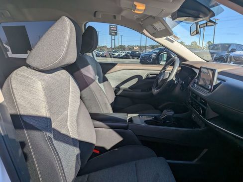 Used 2021 Nissan Rogue S image 29