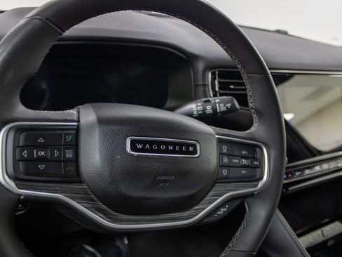 Used 2024 Jeep Wagoneer L Series II w/ Flexible Seating Group image 29