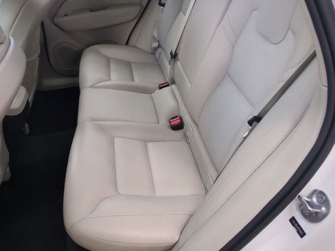Used 2024 Volvo XC60 B5 Plus AWD/4WD image 20