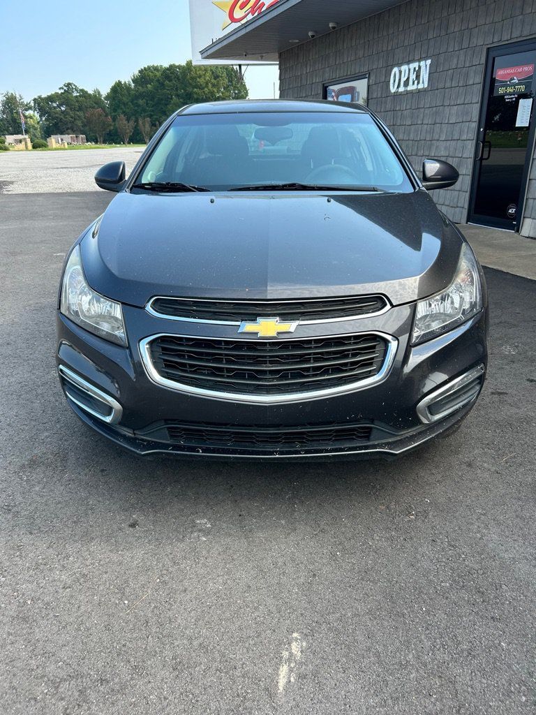 Used 2016 Chevrolet Cruze LT FWD image 2