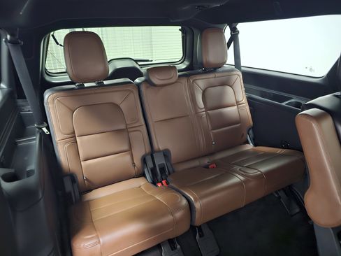 Used 2023 Lincoln Navigator L Reserve image 18