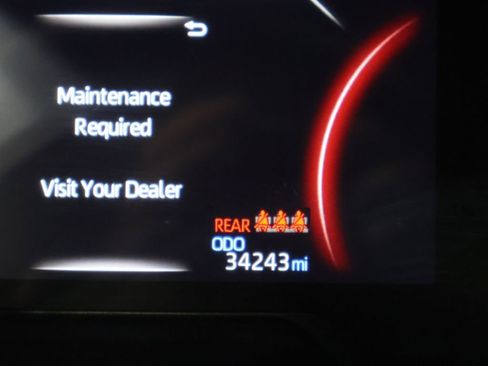 Used 2024 Toyota RAV4 LE image 37