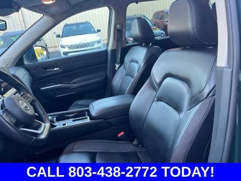 Used 2024 Nissan Pathfinder SL w/ SL Premium Package FWD image 9