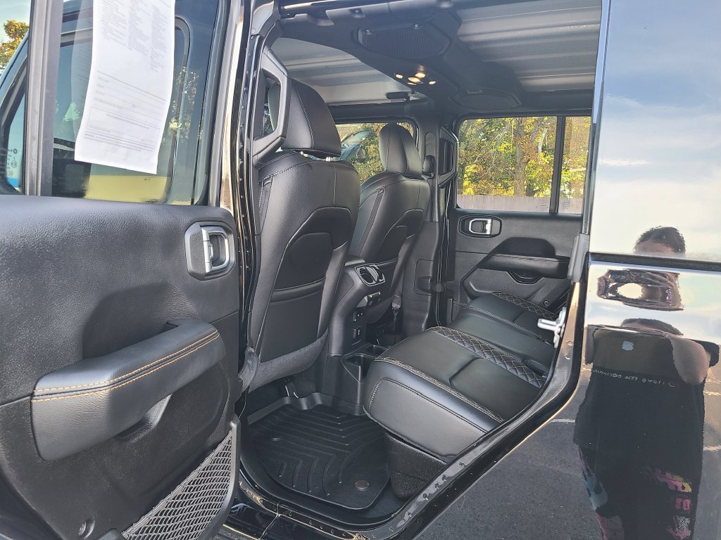 Used 2022 Jeep Gladiator Overland AWD/4WD image 18