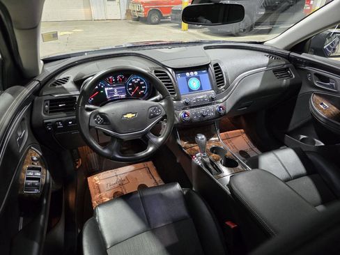 Used 2014 Chevrolet Impala LT w/ Convenience Package image 30